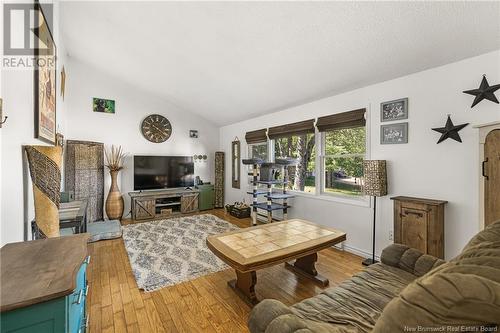 28 Jarvis Court, Moncton, NB - Indoor Photo Showing Living Room