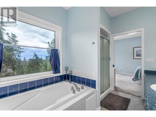 3962 Summerside Court, Kelowna, BC - Indoor Photo Showing Bathroom