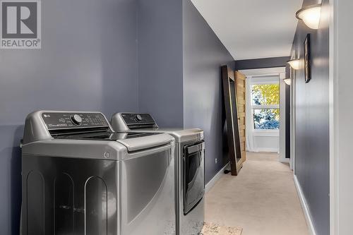 863 Coronado Crescent, Kelowna, BC - Indoor Photo Showing Laundry Room