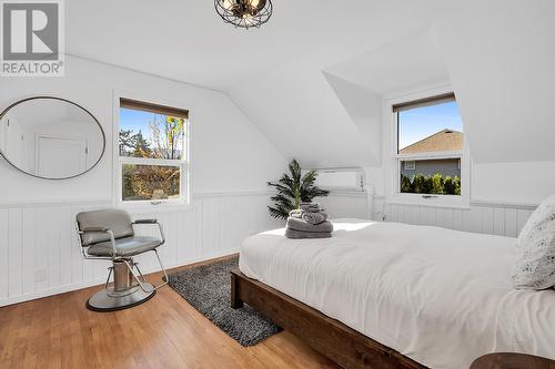 863 Coronado Crescent, Kelowna, BC - Indoor Photo Showing Bedroom