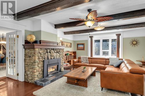 863 Coronado Crescent, Kelowna, BC - Indoor Photo Showing Living Room With Fireplace