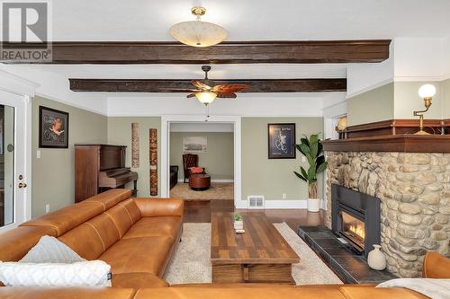 863 Coronado Crescent, Kelowna, BC - Indoor Photo Showing Living Room With Fireplace