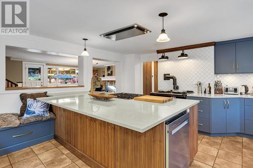 863 Coronado Crescent, Kelowna, BC - Indoor Photo Showing Kitchen With Upgraded Kitchen