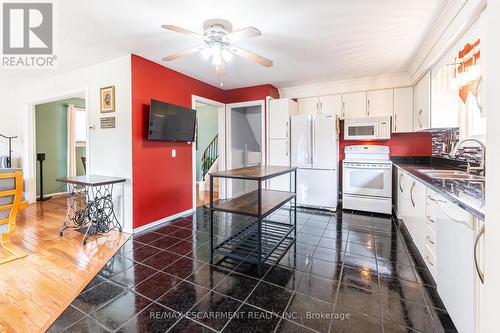 248 Guildwood Drive, Hamilton (Gurnett), ON - Indoor Photo Showing Kitchen With Double Sink