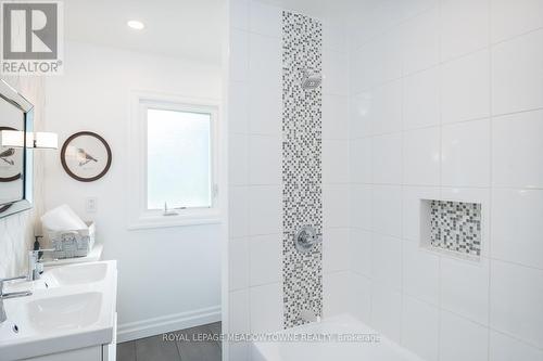 4 Lowrie Lane, Guelph/Eramosa (Eden Mills), ON - Indoor Photo Showing Bathroom