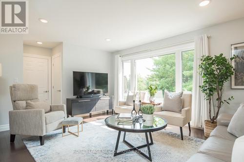 4 Lowrie Lane, Guelph/Eramosa (Eden Mills), ON - Indoor Photo Showing Living Room