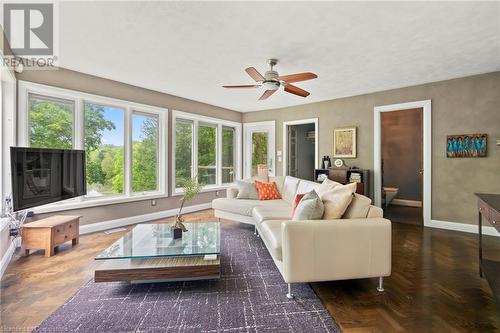 457 2Nd Avenue W, Owen Sound, ON - Indoor Photo Showing Living Room