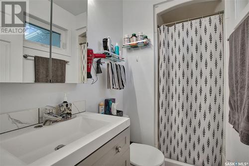 310 J.J. Thiessen Way, Saskatoon, SK - Indoor Photo Showing Bathroom