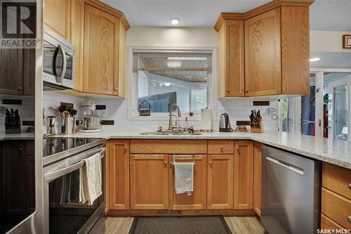 310 J.J. Thiessen Way, Saskatoon, SK - Indoor Photo Showing Kitchen