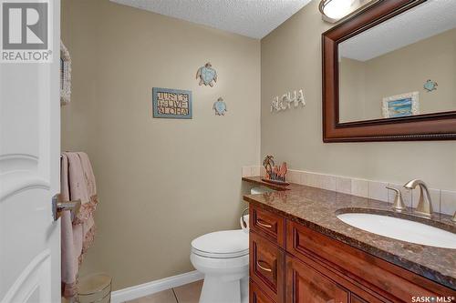 1379 Maple Grove Crescent N, Regina, SK - Indoor Photo Showing Bathroom