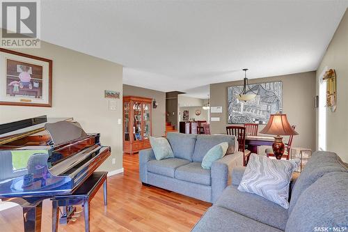 1379 Maple Grove Crescent N, Regina, SK - Indoor Photo Showing Living Room