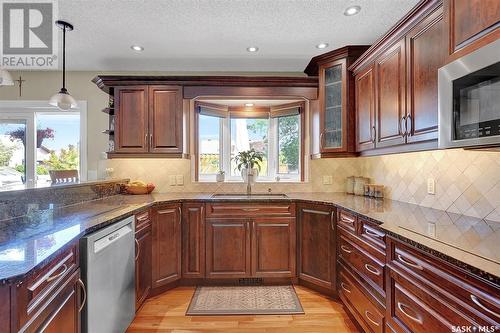 1379 Maple Grove Crescent N, Regina, SK - Indoor Photo Showing Kitchen