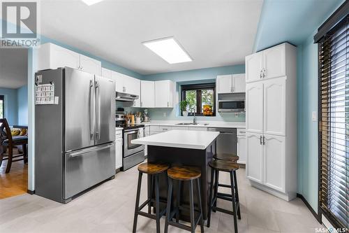 242 Wickenden Crescent, Saskatoon, SK - Indoor Photo Showing Kitchen With Upgraded Kitchen