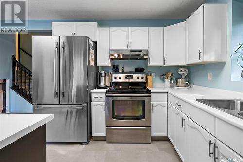 242 Wickenden Crescent, Saskatoon, SK - Indoor Photo Showing Kitchen