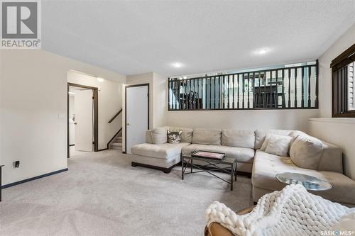 242 Wickenden Crescent, Saskatoon, SK - Indoor Photo Showing Living Room