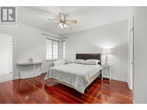 700 South Crest Drive Unit# #8, Kelowna, BC - Indoor Photo Showing Bedroom