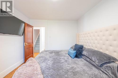 741 Third Avenue, Peterborough (Otonabee), ON - Indoor Photo Showing Bedroom