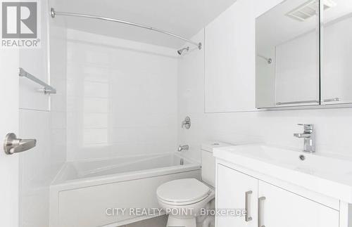 2203 - 33 Isabella Street, Toronto, ON - Indoor Photo Showing Bathroom