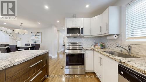 71 Glenburn Avenue, Toronto (O'Connor-Parkview), ON - Indoor Photo Showing Kitchen With Upgraded Kitchen