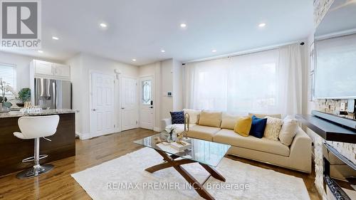 71 Glenburn Avenue, Toronto (O'Connor-Parkview), ON - Indoor Photo Showing Living Room