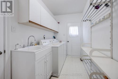 34 Hyde Park Drive, Richmond Hill, ON - Indoor Photo Showing Laundry Room