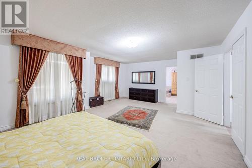 34 Hyde Park Drive, Richmond Hill, ON - Indoor Photo Showing Bedroom