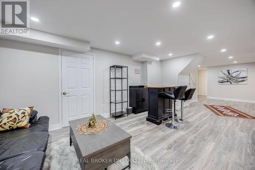 34 Hyde Park Drive, Richmond Hill, ON - Indoor