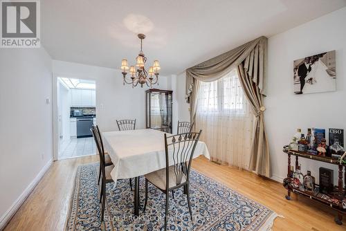 34 Hyde Park Drive, Richmond Hill (Doncrest), ON - Indoor Photo Showing Dining Room