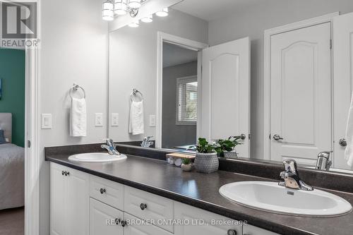 33 Royal Park Boulevard, Barrie (Bayshore), ON - Indoor Photo Showing Bathroom