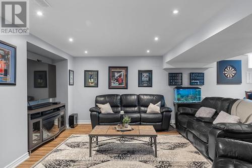 33 Royal Park Boulevard, Barrie (Bayshore), ON - Indoor Photo Showing Living Room