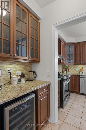 33 Royal Park Boulevard, Barrie, ON - Indoor Photo Showing Kitchen