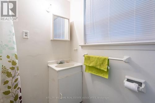 30 Garfield Crescent, Brampton (Brampton North), ON - Indoor Photo Showing Bathroom