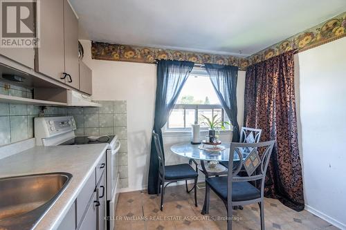 30 Garfield Crescent, Brampton (Brampton North), ON - Indoor Photo Showing Kitchen