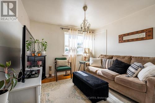 30 Garfield Crescent, Brampton (Brampton North), ON - Indoor Photo Showing Living Room