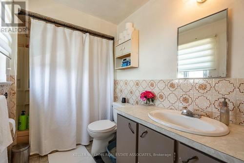 30 Garfield Crescent, Brampton (Brampton North), ON - Indoor Photo Showing Bathroom