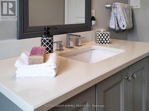 18 Ludstone Drive, Toronto (Willowridge-Martingrove-Richview), ON - Indoor Photo Showing Bathroom