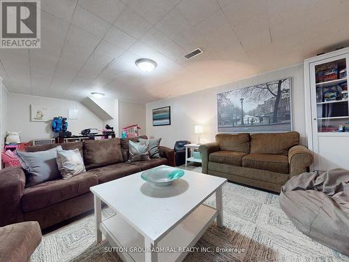 18 Ludstone Drive, Toronto (Willowridge-Martingrove-Richview), ON - Indoor Photo Showing Living Room