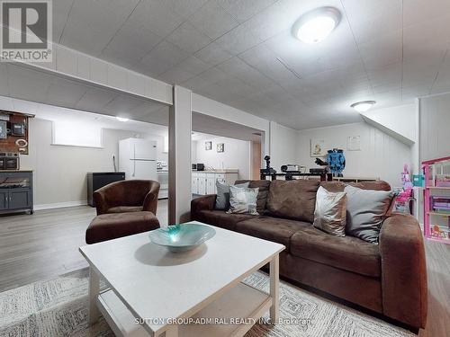 18 Ludstone Drive, Toronto (Willowridge-Martingrove-Richview), ON - Indoor Photo Showing Living Room