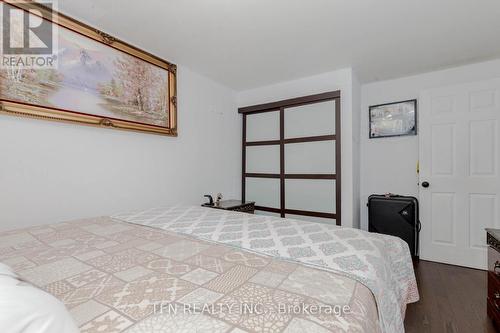 11 Glenmore Crescent, Brampton, ON - Indoor Photo Showing Bedroom