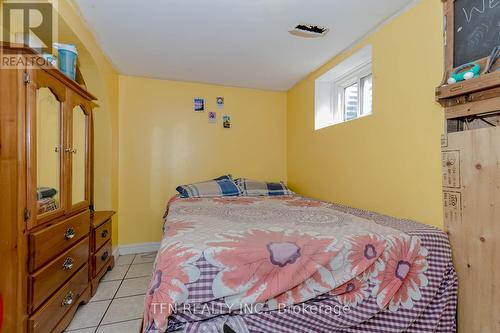 11 Glenmore Crescent, Brampton, ON - Indoor Photo Showing Bedroom