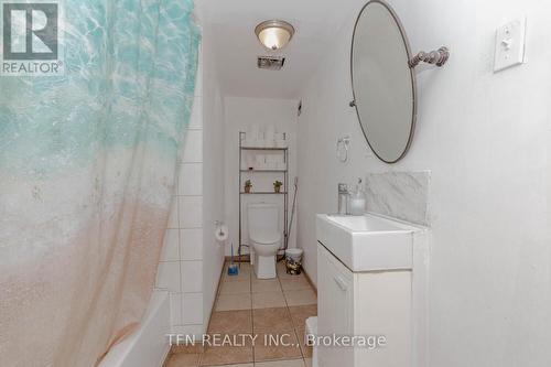 11 Glenmore Crescent, Brampton, ON -  Photo Showing Bathroom