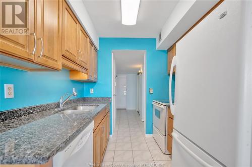 380 Pelissier Unit# 2506, Windsor, ON - Indoor Photo Showing Kitchen