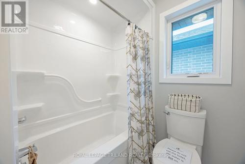 54 Silverleaf Path, St. Thomas, ON - Indoor Photo Showing Bathroom