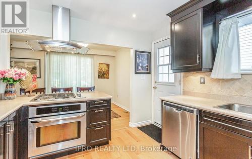 22 Argyle Crescent, Brampton, ON - Indoor Photo Showing Kitchen