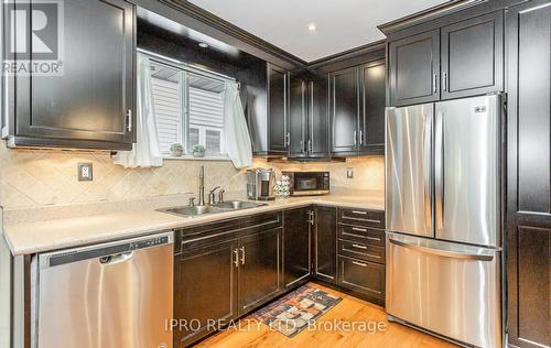 22 Argyle Crescent, Brampton (Avondale), ON - Indoor Photo Showing Kitchen With Double Sink