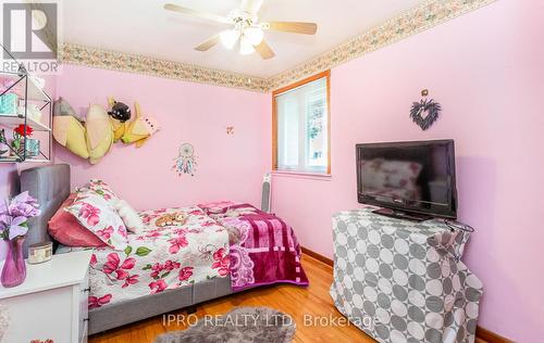 22 Argyle Crescent, Brampton (Avondale), ON - Indoor Photo Showing Bedroom