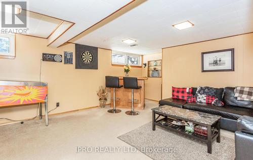 22 Argyle Crescent, Brampton, ON - Indoor