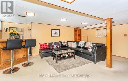 22 Argyle Crescent, Brampton (Avondale), ON - Indoor