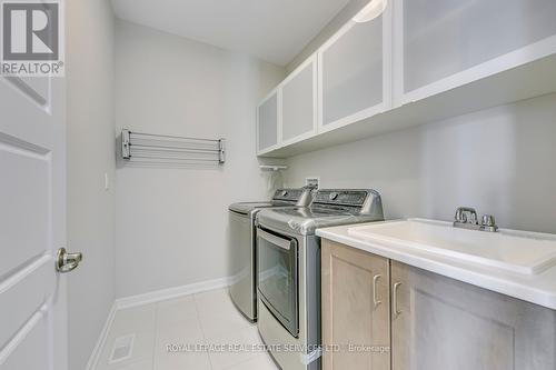 147 Camellia Crescent, Oakville, ON - Indoor Photo Showing Laundry Room