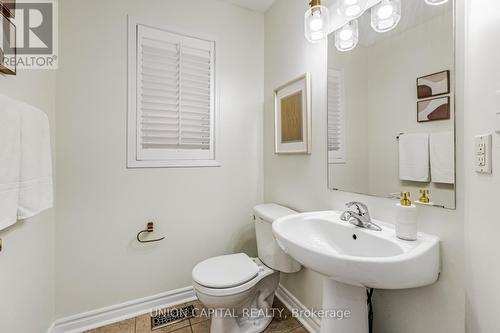 7156 Lowville Heights, Mississauga (Lisgar), ON - Indoor Photo Showing Bathroom